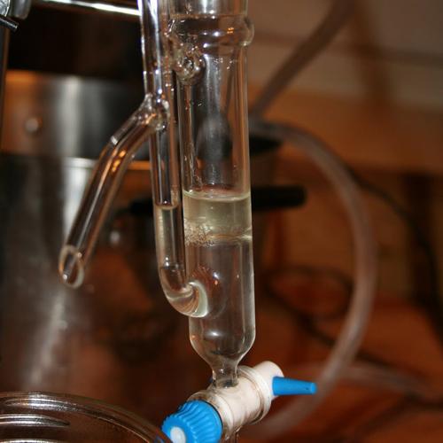 哪位朋友知道如何用正己烷或者石油醚萃取水中