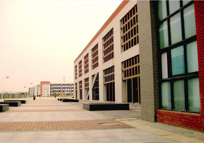 急书:四川建筑职业技术学院的校区是怎么回事