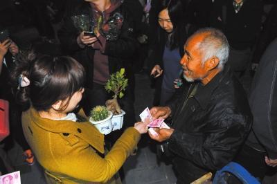 凡卡给爷爷写的信主要内容有两个方面:一是--。