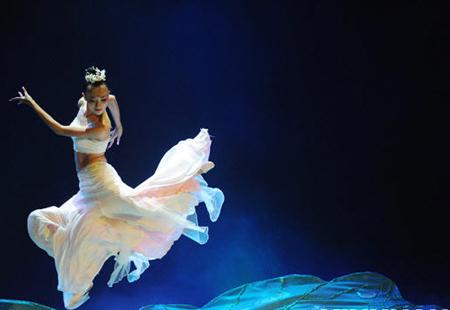 民族舞蹈的介绍-关于介绍民族舞蹈的英文作文