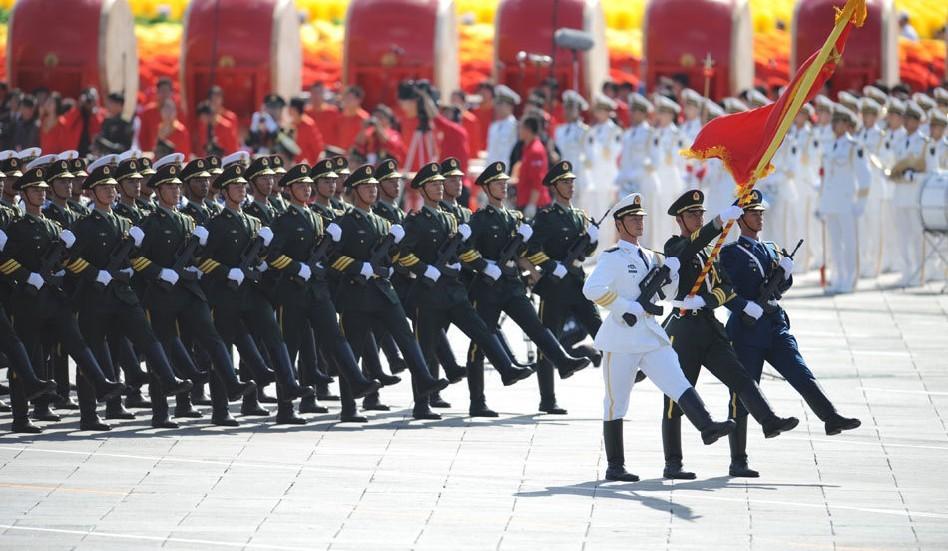 三军现代指的是陆海空三个军种!在中国古代三