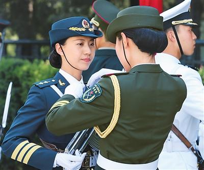 中国的陆海空三军哪个最强大