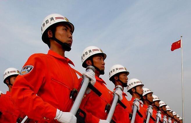 消防兵一级士官-南京消防一级士官月工资多少