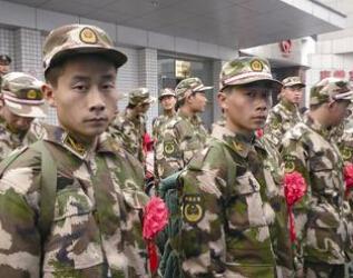 2006年冬季征兵,装甲兵和武警哪个兵种好?