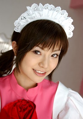 秋月杏奈:原名红音莹,日本艺人