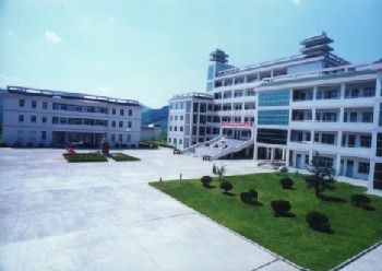 绍兴县越崎中学