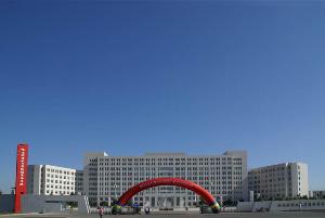 哈尔滨德强商务学院