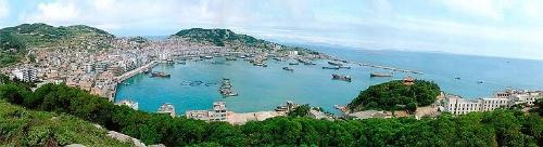 西面与安凯乡相接,南面与马祖列岛隔海相望(两岸最近处仅距离8000米
