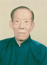 他1916年出生于北京,19岁时,拜北京四大名医之一的汪逢春先生为师,深