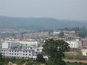 历史版本  九溪镇地处城西部,区东部,距玉溪市中心城区和江川县城均约