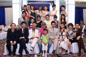 《<em>丑女无敌</em>》(第二季)的最大亮点就是<em>演员</em>的大