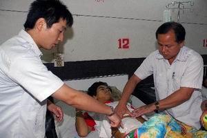 甲状腺激素甲状腺明显<em>肿大</em>伴有压迫症状时