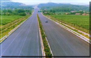 阜锦高速公路被誉为阜新第一路的阜锦高速公路,2002年8月21日正式通车