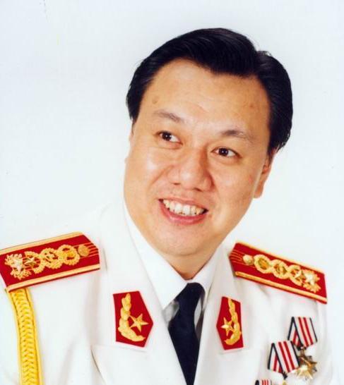 据网络资料显示,1986年刘斌登上央视春晚后走红.