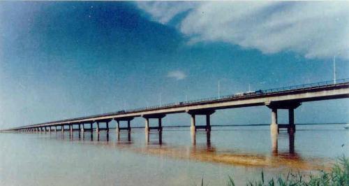 郑州黄河大桥新桥是跨越黄河的铁路桥