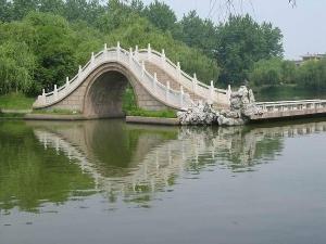 "关于桥为何名为"二十四桥",千百年来各种解释都有:一种为北宋沈括的