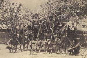 安达曼群岛上的矮黑人与世隔绝,拒绝与外界接触.