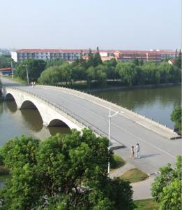 上海托普信息技术学院