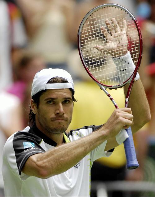 哈斯(tommy haas)是一名德国男子职业网球运动员,职业生涯最高排名