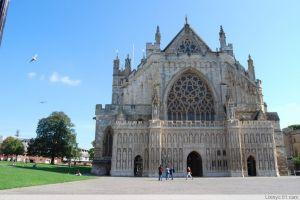 的哥特式建筑风格的教堂