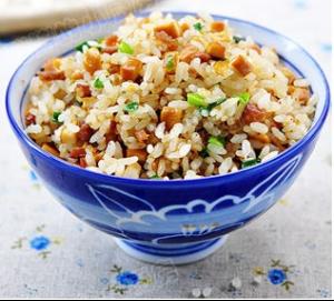 香葱豆干炒饭