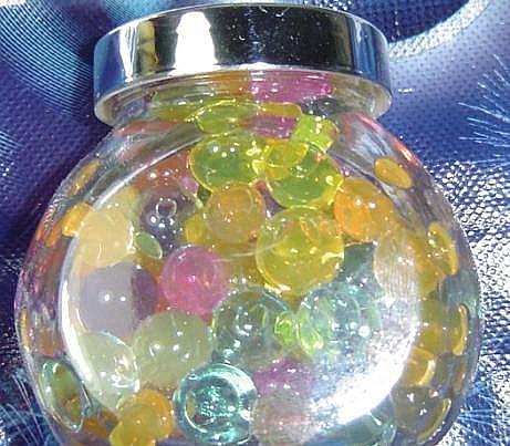 海洋生物球和水晶土一样吗