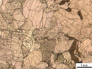 结构(protogranular texture)是指粗粒(主要矿物粒径>4mm,颗粒之间