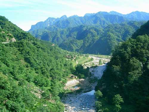 秦巴山地