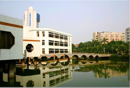 广西财经学院图书馆由原广西财政高等专科学校