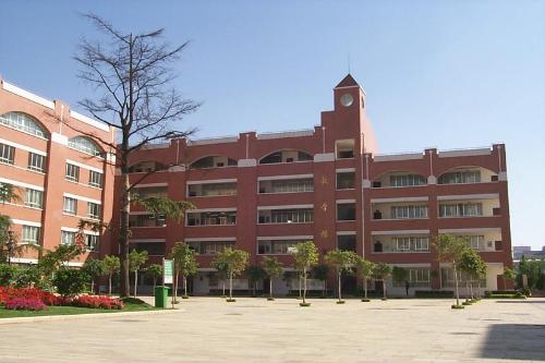 昆明现代科技学校招生简章_2013年云南中专招生