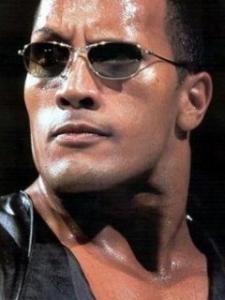 巨石一般是指道恩·强森(dwayne johnson),1972年5月2日生于美国加州