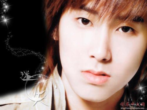 允浩出道前经历_因练舞受了不少苦