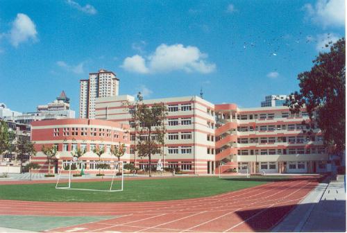 南京市石鼓路小学是一所具有悠久历史的百年老校,新校区