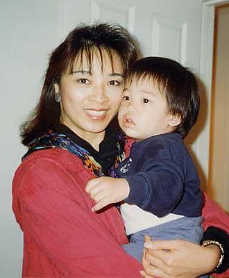  邓月薇 的哥哥邓达民精心保存了一盘录有电话录