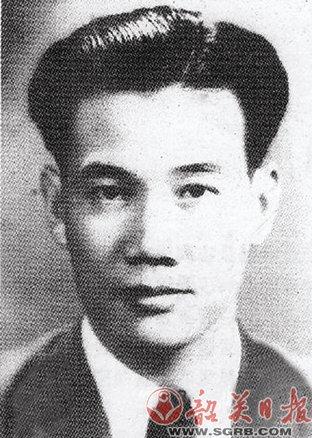 张文彬,男,汉族,1934年8月生,重庆市人,大专学历,高级经济师,1954年11