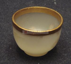 镶金边白玉杯