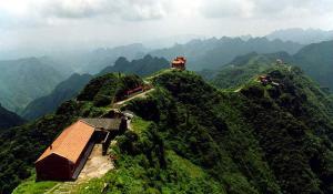 雷山风景名胜区是一处集观光,休闲度假,科普教育,弘扬佛教为一体的