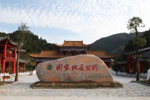 大别山石窟风景区