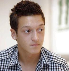 梅苏特·厄齐尔