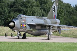 伊朗闪电战斗机