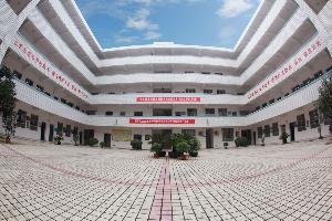 株洲市景弘中学于2004年创办,自创办以来,先后荣获全国民办教育示范