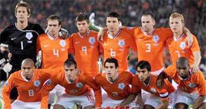 冰岛国家男子足球队的球衣赞助商是errea