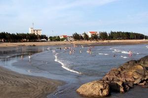 黑沙海滩