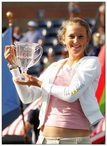 维多利亚·阿扎伦卡