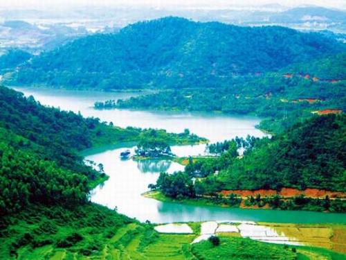 圭峰山是广东省著名风景名胜区