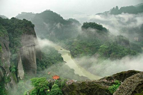 南平武夷山,武夷山遗产地处中国福建省的西北部,江西省东部