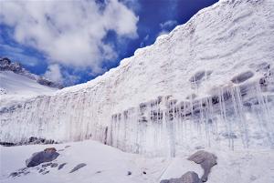 达古冰川风景区_达古冰川旅游最佳时间