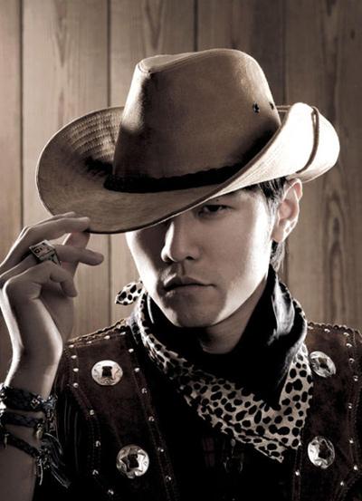 《牛仔很忙》是周杰伦2007年专辑我很忙的主