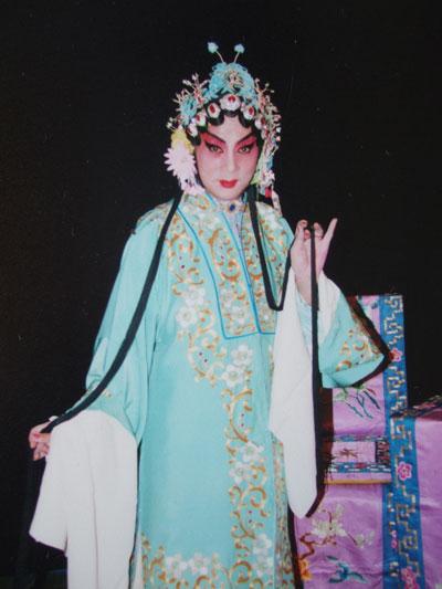 吴吟秋