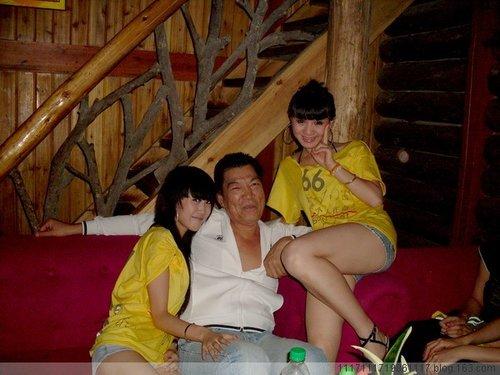 成 奎 安 成 奎 安 葬礼 成 奎 安 葬礼 到场 明星 成 ...
